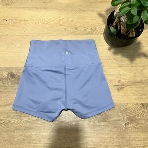 TYR NWOT Base Kinetic Women’s 2” High Rise Shorts